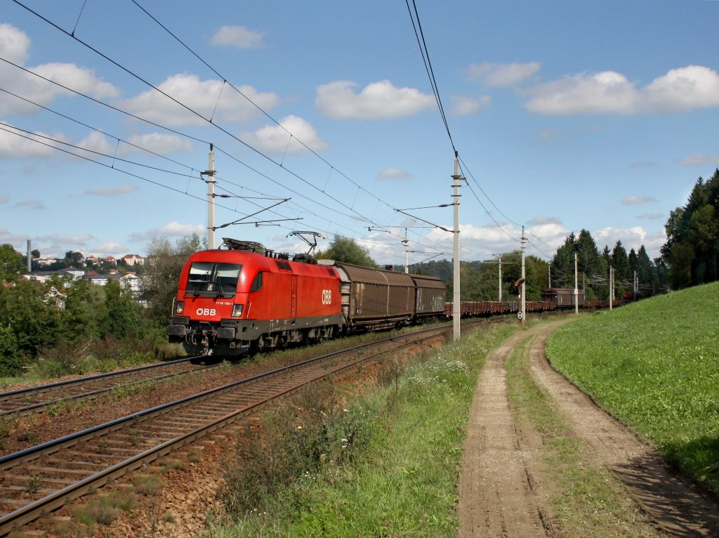 Die 1116 160 am 10.09.2011 mit einem G�terzug unterwegs bei Ingling. 