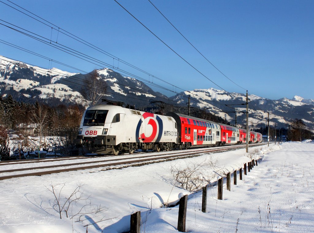 Die 1116 264 mit einem Pendelzug nach Kirchberg am 26.01.2013 unterwegs bei Kitzbhel Schwarzsee.