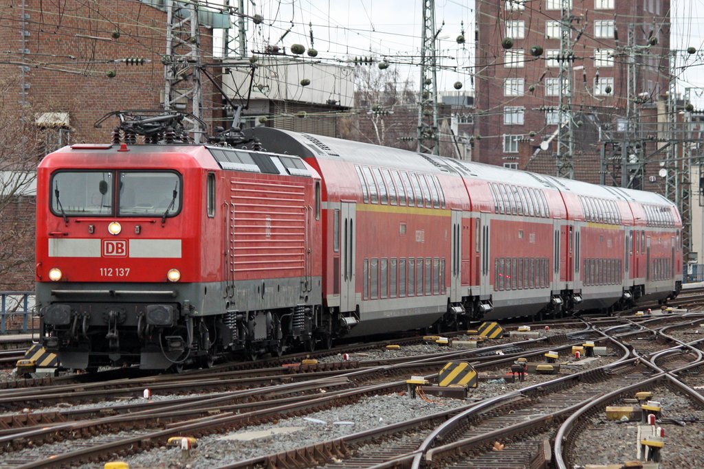 Die 112 137 in Kln Hbf am 28,02,10