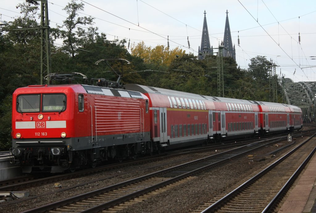 Die 112 163 (mit einer frischen HU) am 24.10.2010 in Kln Messe Deutz.