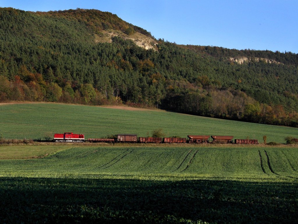 Die 112 708 am 16.10.2011 mit einem Fotogterzug unterwegs bei Dosdorf.