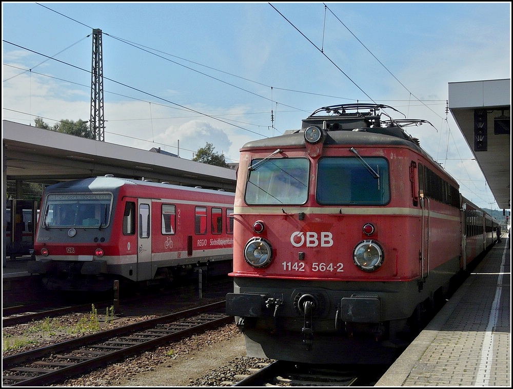 Die 1142 564-2 aufgenommen am 17.09.2010 im Hauptbahnhof von Passau. (Jeanny)