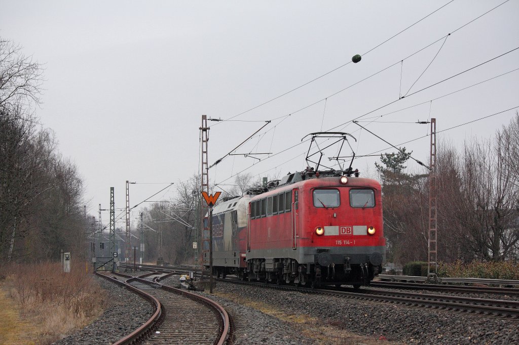 Die 115 114-1 und die 101 070-1 fuhren am 26.02.2012 als 13431 von Venlo nach Kln durch Pulheim.