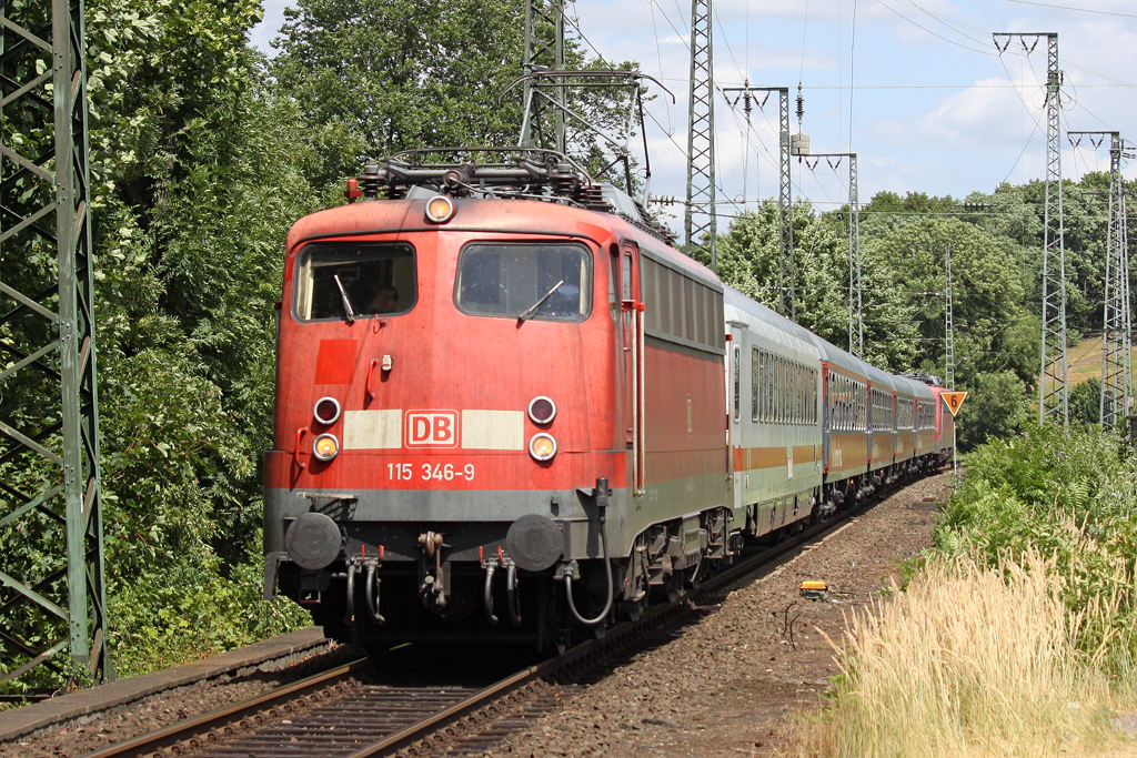 Die 115 346-9 mit IC 2862 in Kln West am 15,07,10 