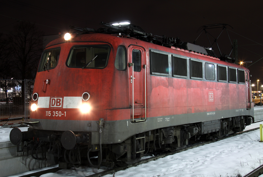 Die 115 350-1 in Mnchen Ost fr die CNL Bereitstellung am 02.03.2013