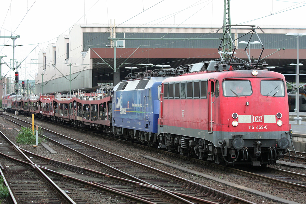 Die 115 459-0 zieht PbZ1971 aus Dortmund nach Frankfurt durch Dsseldorf HBF am 19.05.2010