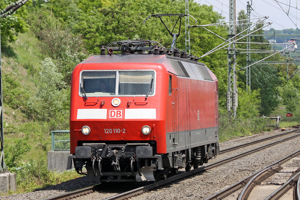 Die 120 110-2 Lz in Wuppertal Vohwinkel am 29,05,10