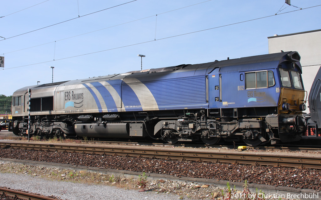 Die 1266 035-5 DISPO der ERS Railways wartet im RB Muttenz am 13.05.2011 auf arbeit.