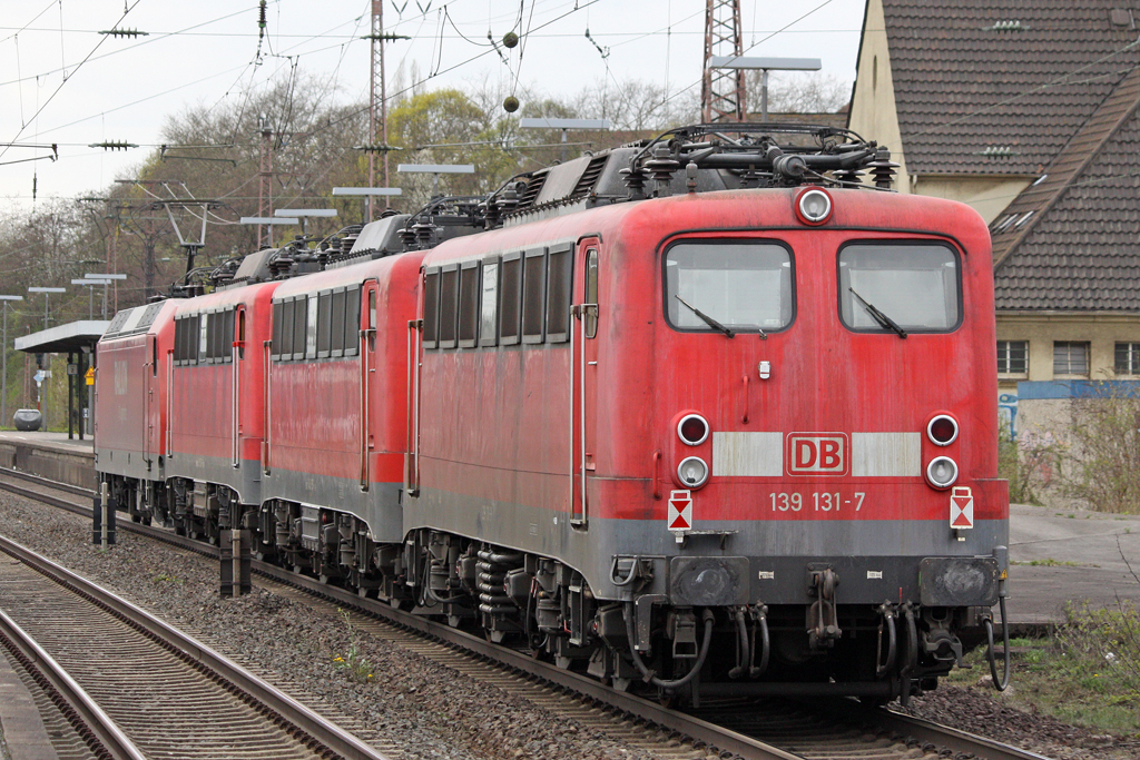 Die 139 131-7 macht den schluss des Lokzuges in Wuppertal Vohwinkel am 21,04,10