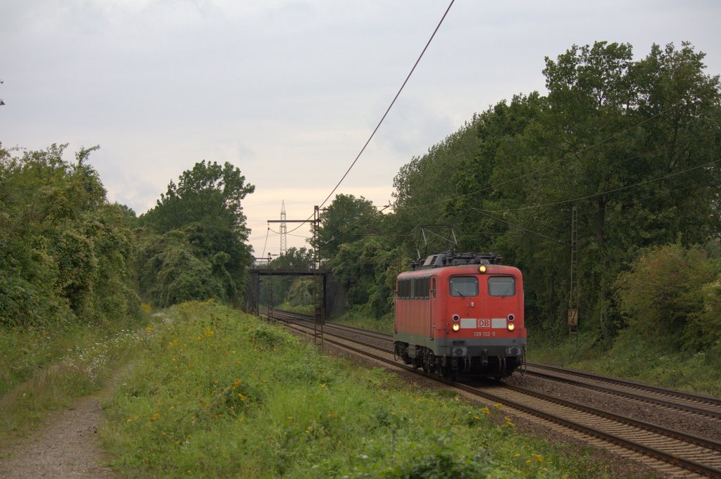 Die 139 132-5 fuhr am 29.08.2011 durch Ahlten.