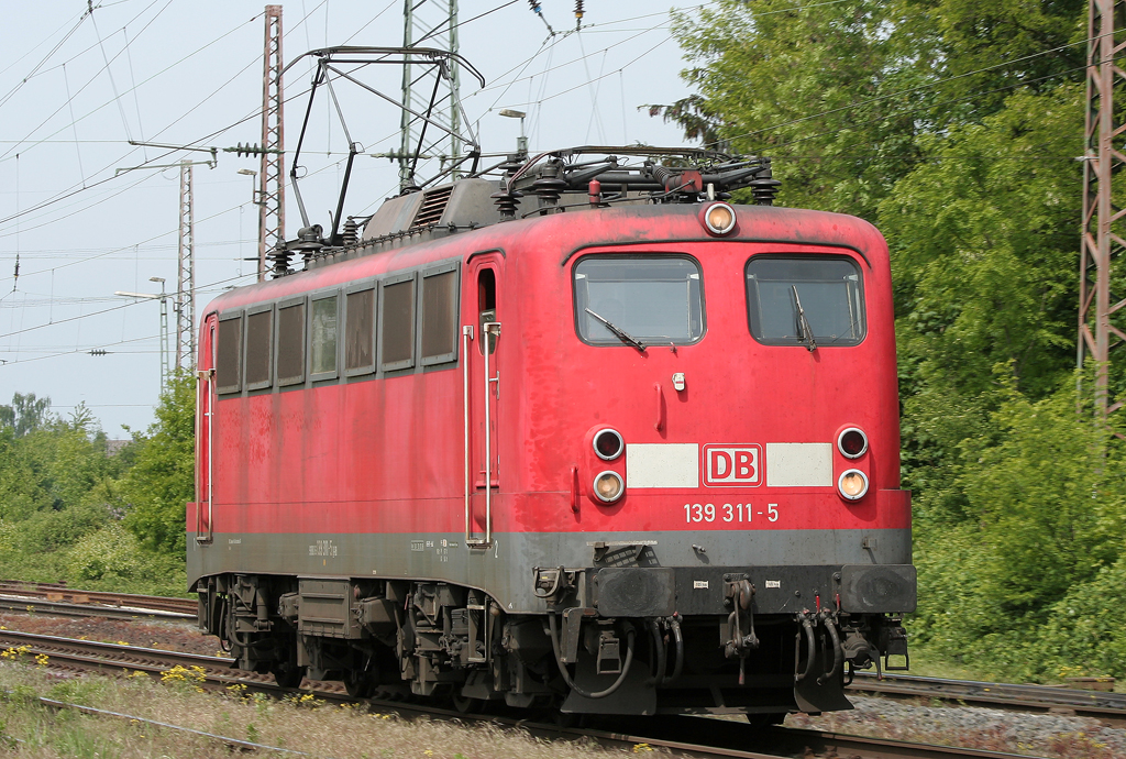 Die 139 311-5 durchfhrt Ratingen Lintorf Lz am 05.05.2011