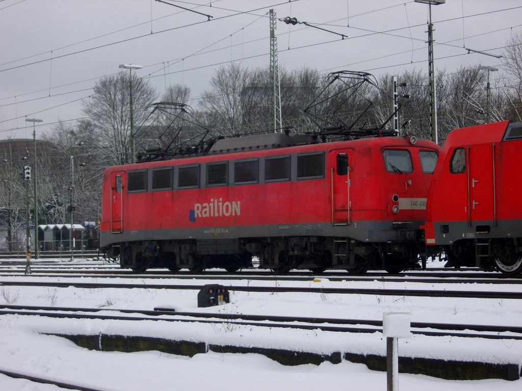 Die 140 450-8 von Railion am 02.02.2010 in Aachen West.