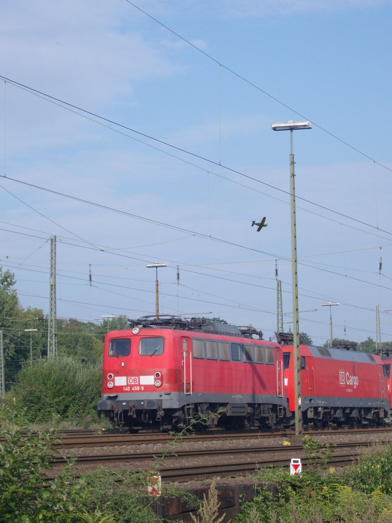 Die 140 459-9 steht am 13.08.2010 in Aachen West abgestellt und wartet auf neue Auftrge.