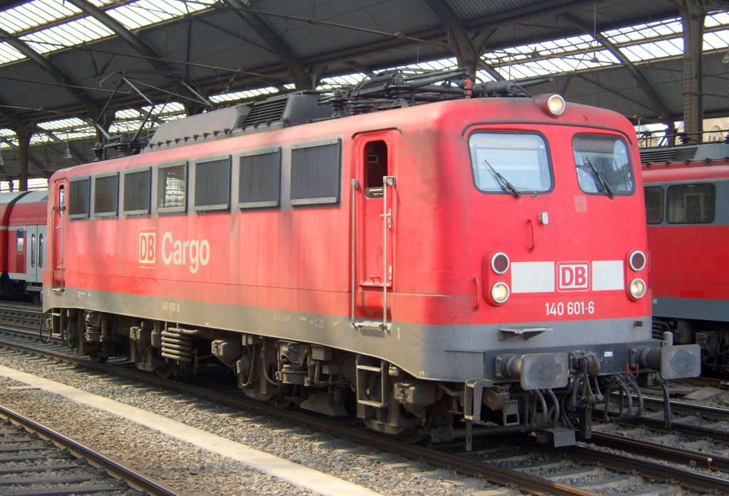 Die 140 601-6 kam am 06.07.2009 Solo durch Aachen Hbf.