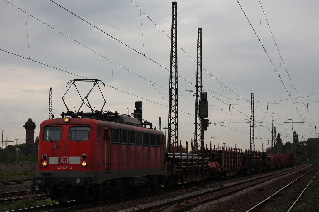 Die 140 621 am 16.9.11 mit einem Gterzug bei der Durchfahrt durch Duisburg-Bissingheim.
Gru an den Tf!