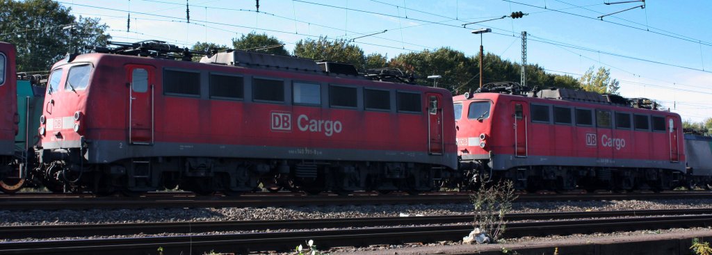 Die 140 789-9 und die 140 838-4 standen am 03.10.2010 in Aachen West.