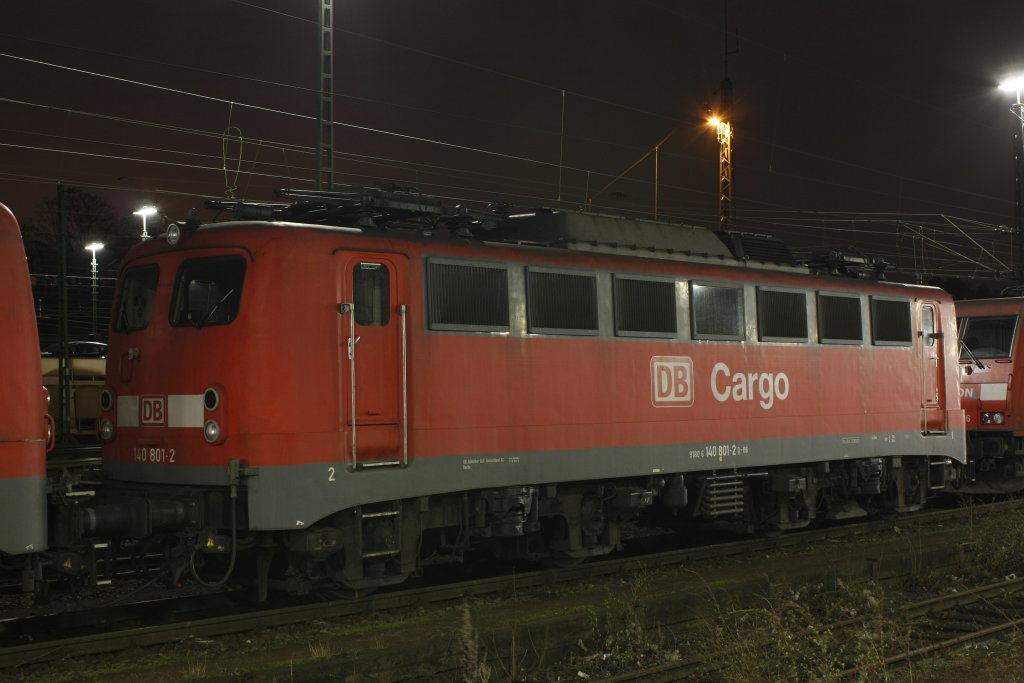 Die 140 801-2 stand am Abend des 13.02.2011 in Aachen West.