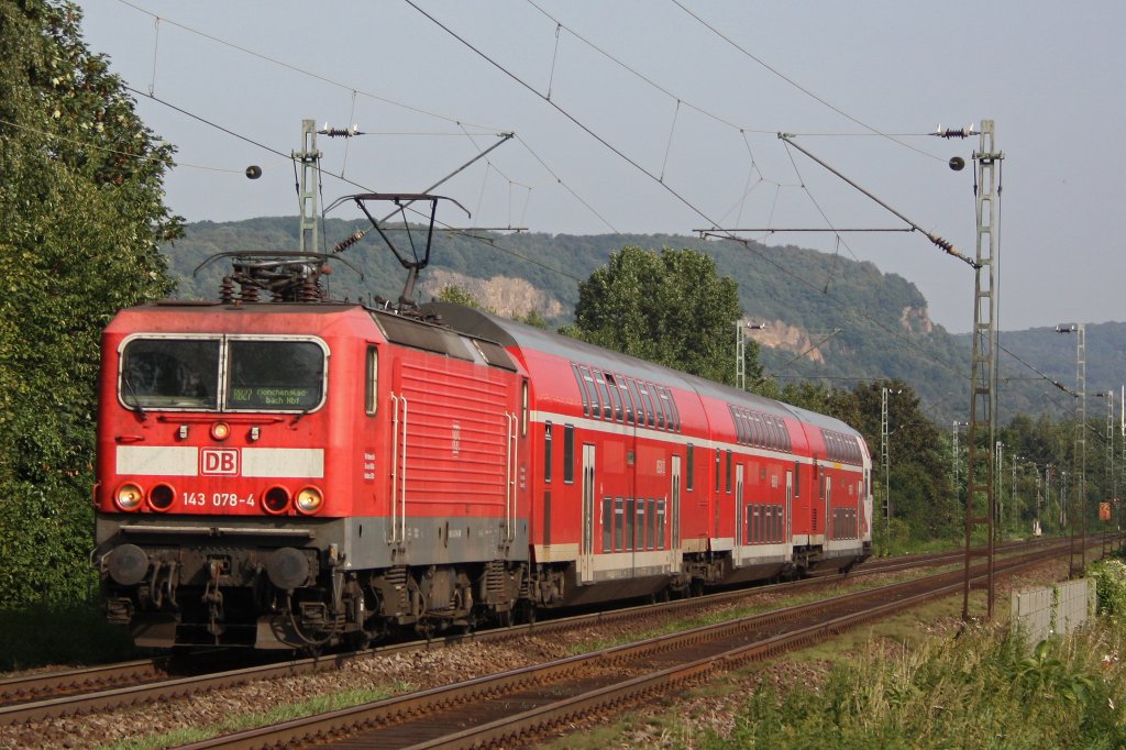 Die 143 078 zieht am 22.8.11 die RB27 durch Bonn-Limperich.Am Zugende hing der BUGA Steuerwagen.