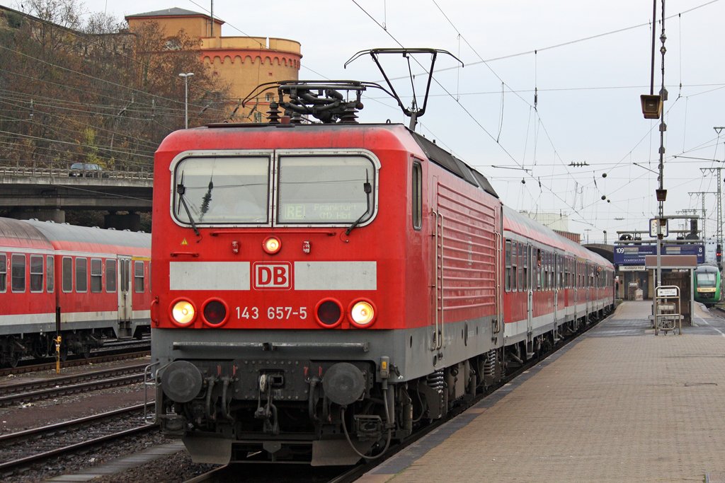 Die 143 657-5 in Koblenz Hbf , am 21,11,09