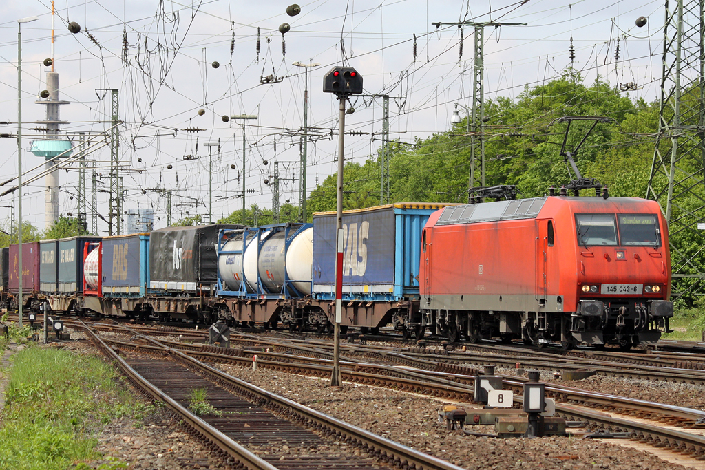 Die 145 043-6 in Gremberg am 05,05,10