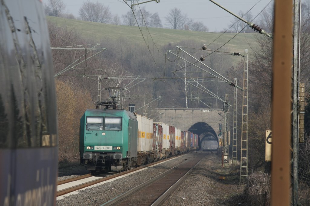 Die 145-CL 005 wurde am 01.03.2011 von der Euregiobahn zugefahren, kurz zuvor konnte ich sie noch in Eilendorf ablichen.