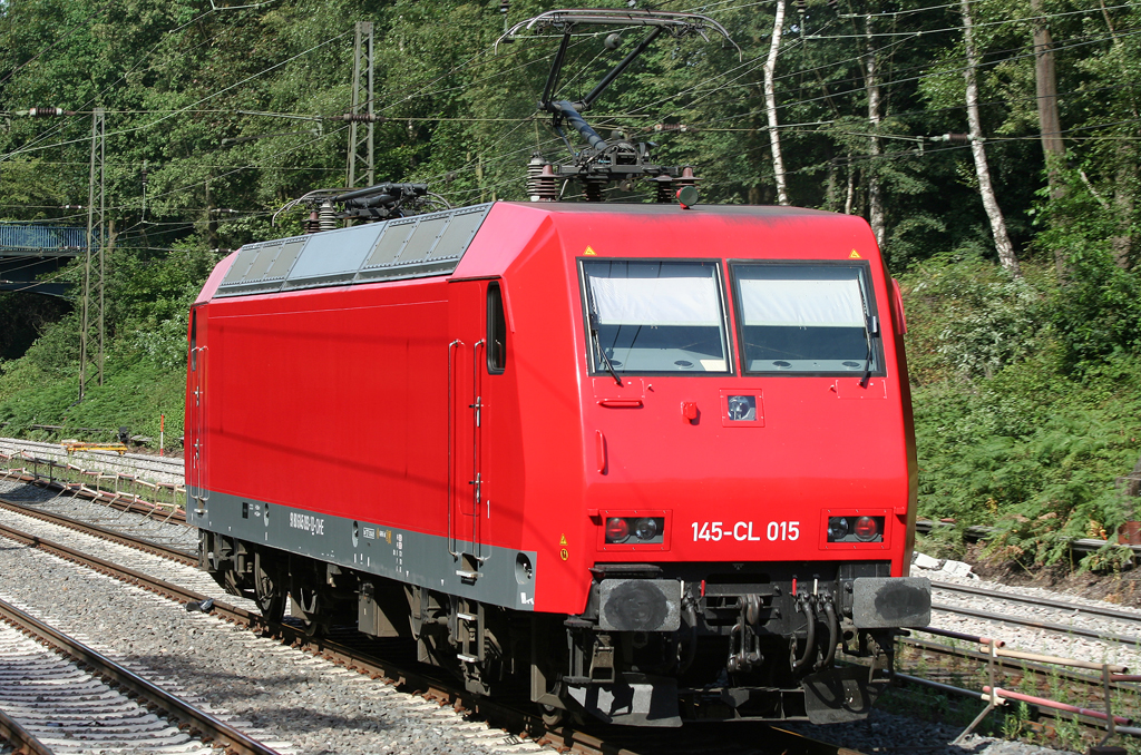 Die 145-CL 015 durchfhrt Duisburg Neudorf Lz am 08.07.2010