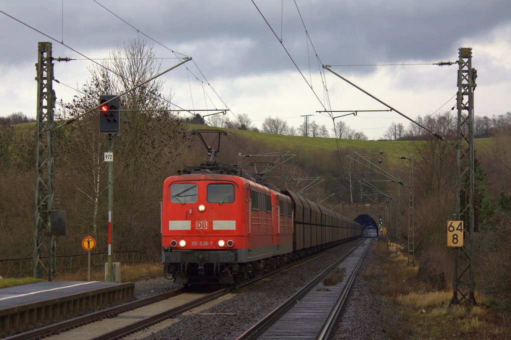 Die 151 038-7 am 02.01.2012 in Eilendorf.