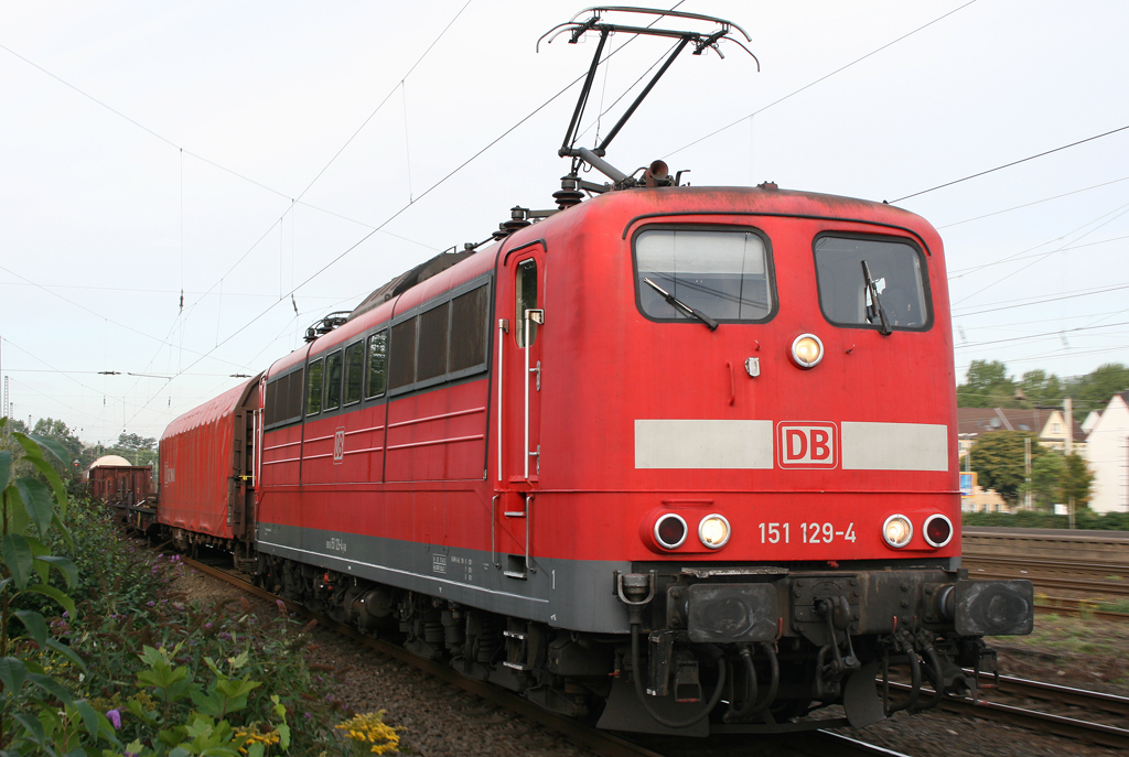 Die 151 129-4 zieht einen Gz durch Oberhausen OSterfeld Sd am 18.09.2010