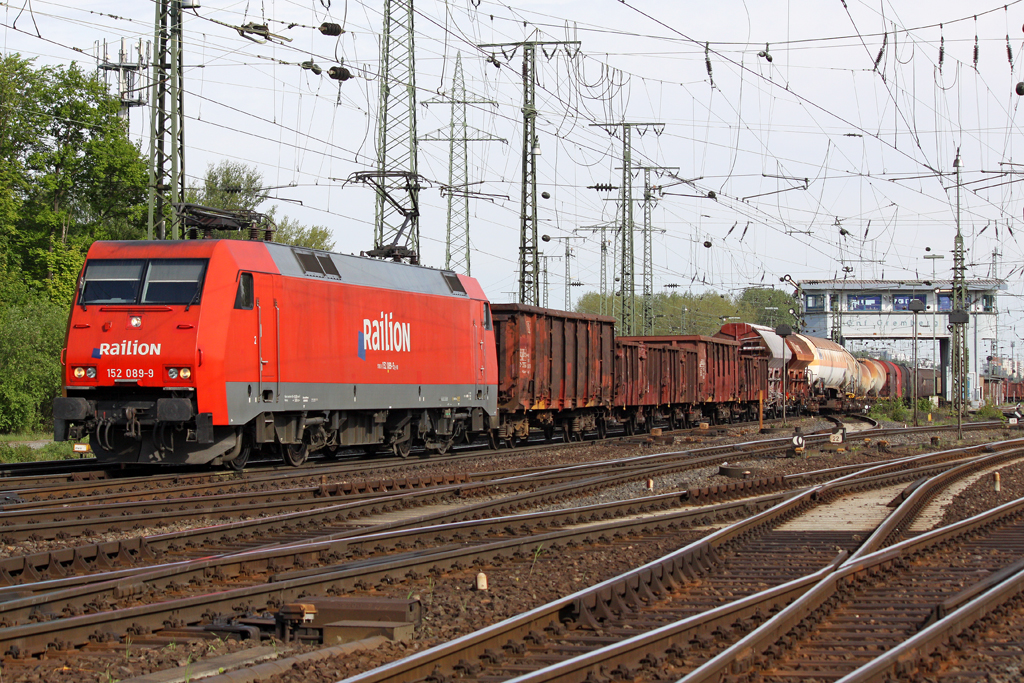 Die 152 098-9 in Gremberg am 05,05,10