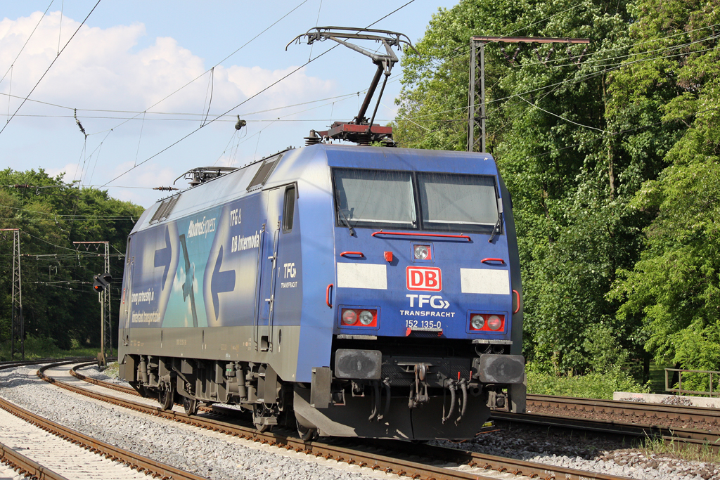 Die 152 135-0 Lz in Duisburg Neudorf am 28,05,10