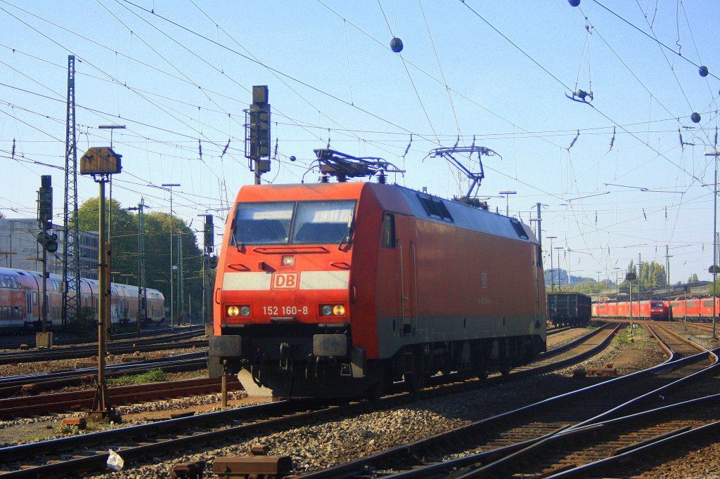 Die 152 160-8 DB rangiert in Aachen-West bei Sommerwetter.
3.10.2011