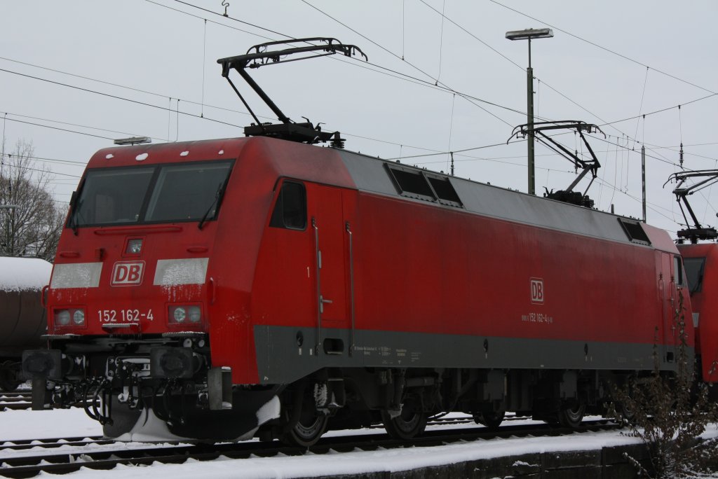 Die 152 162-4 stand am 19.12.2010 in Aachen West.