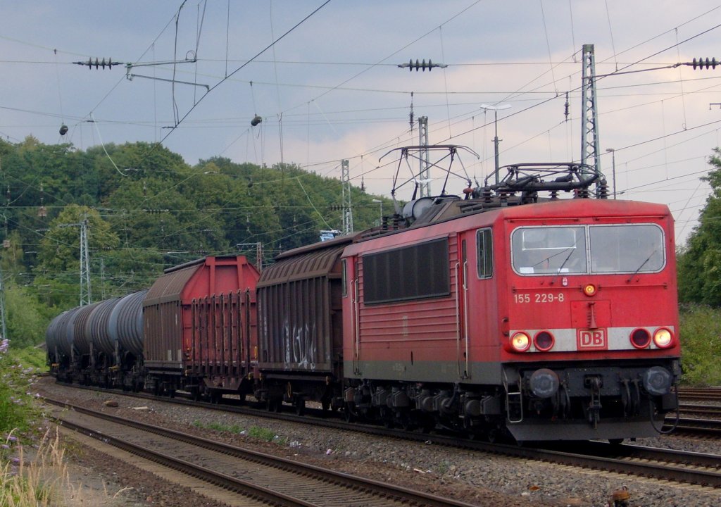 Die 155 229-8 fuhr am 13.08.2010 durch Kln West.