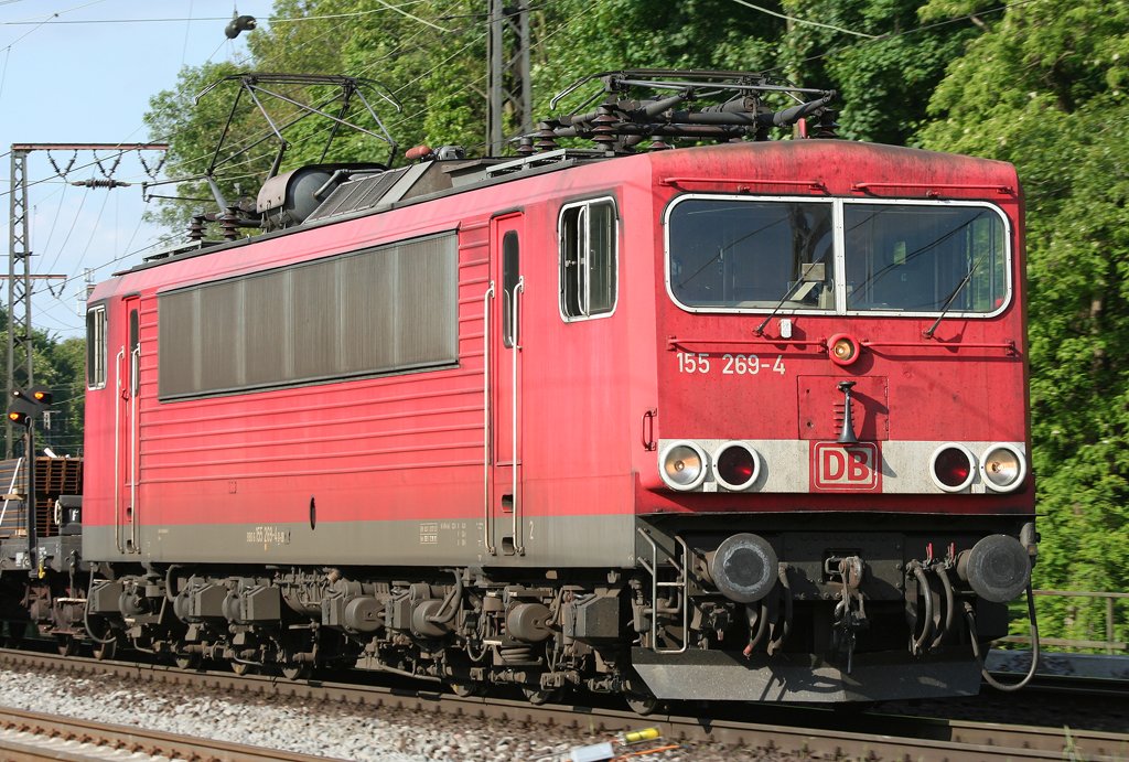 Die 155 269-4 zieht einen Gz durch Duisburg Neudorf am 28.05.2010