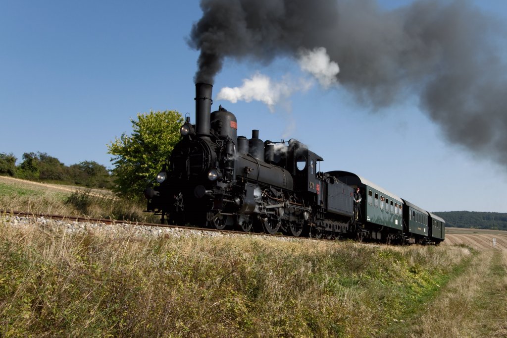 Die 17c32 kmpft sich die Steigung des Mollmannsdorfer Berges hinauf (24.09.2011)