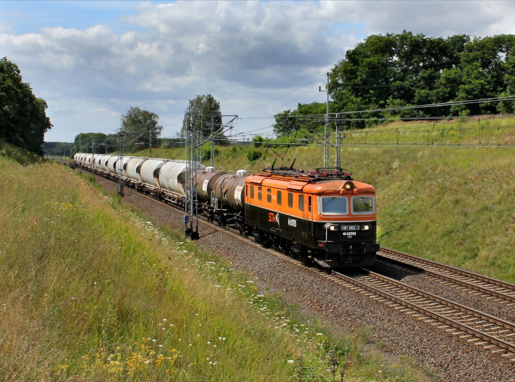 Die 181 062 mit einem Gterzug am 20.07.2012 unterwegs bei Kunowice.