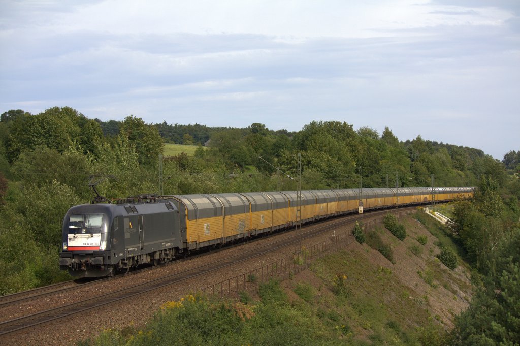 Die 182 537 (ES 64 U2-037) fuhr am 11.08.2011 durch Laaber.