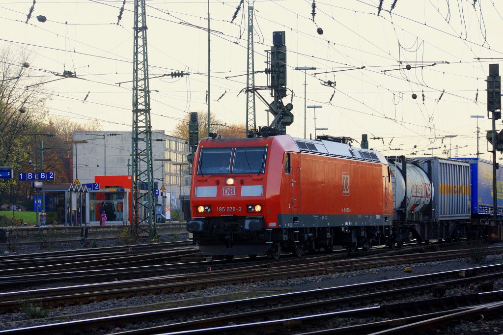 Die 185 078-3 DB fhrt mit einem KLV-Zug von Aachen-West nach Italien.
13.11.2011