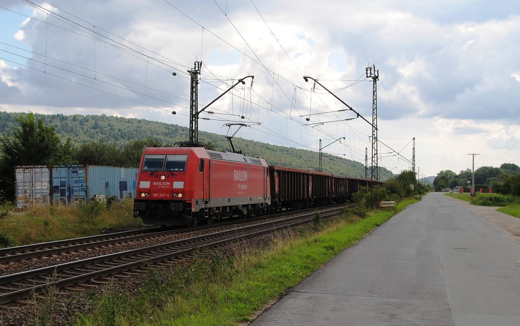 Die 185 247 kommt von Nrnberg her mit ihrem Gz in Richtung Lichtenfels. Hier kurz vor Zapfendorf am 09.08.2010.