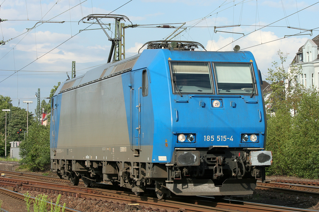 Die 185 515-4 fhrt Lz durch Rheinhausen am 06.07.2011