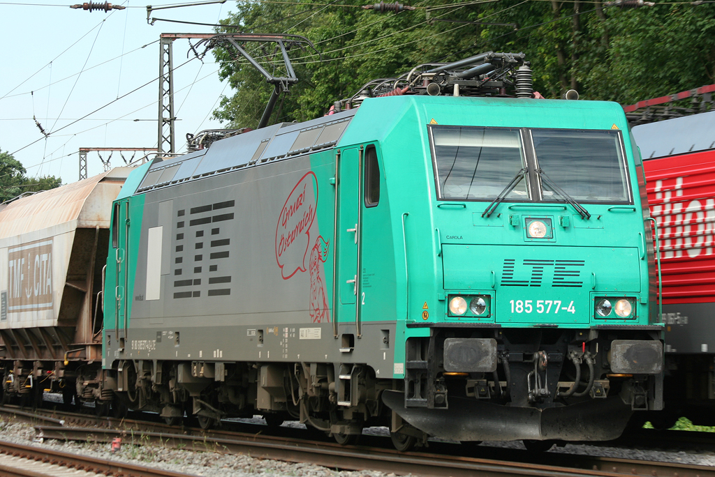 Die 185 577-4 der LTE durchfhrt Duisburg Neudorf am 07.07.2010