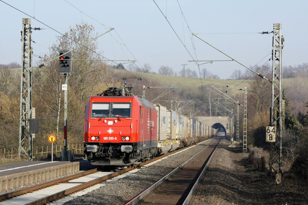 Die 185 595-6 fuhr am 22.02.2011 durch Eilendorf.