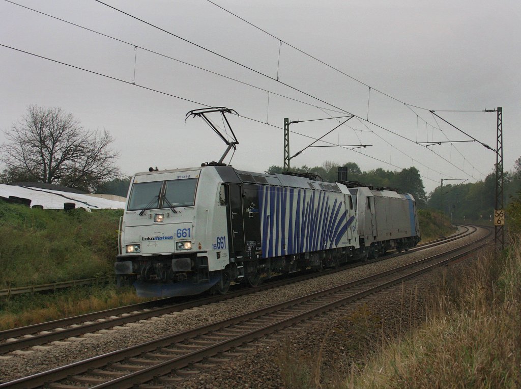 Die 185 661 mit der 186 281 im Schlepp am 14.10.2010 unterwegs bei Grokarolinenfeld (B Vogl).