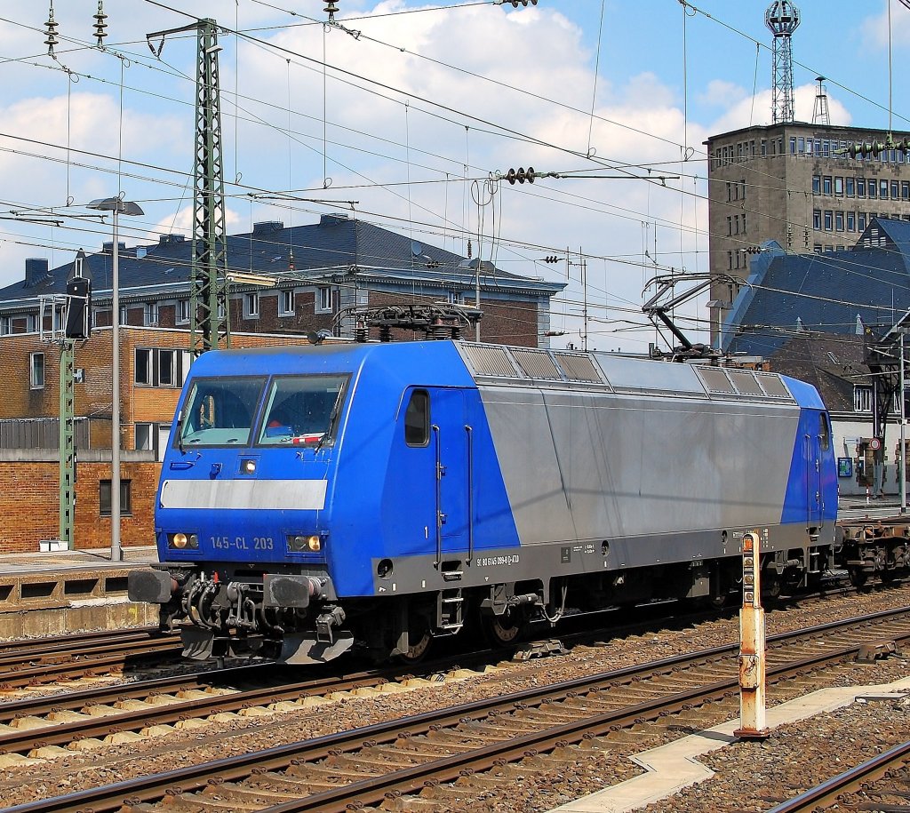 Die 185 CL 203 bringt ein leere containerzug durch Aachen Hbf nach Gbf Aachen West am 21.09 2010. 