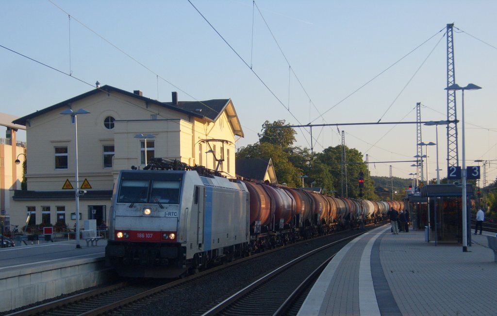 Die 186 107 von Railpool kam am 21.09.2010 durch Herzogenrath.