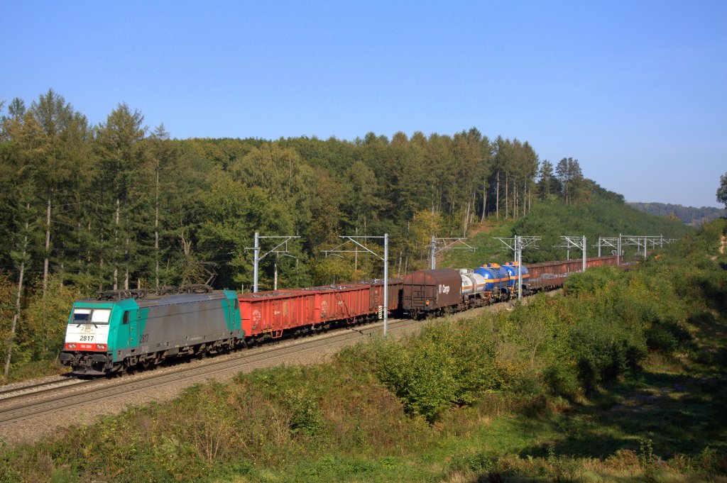 Die 186 209 (2817) zog ihren Gterzug am 01.10.2011 von Aachen West nach Montzen durch den Preuswald bei Gemmenich.