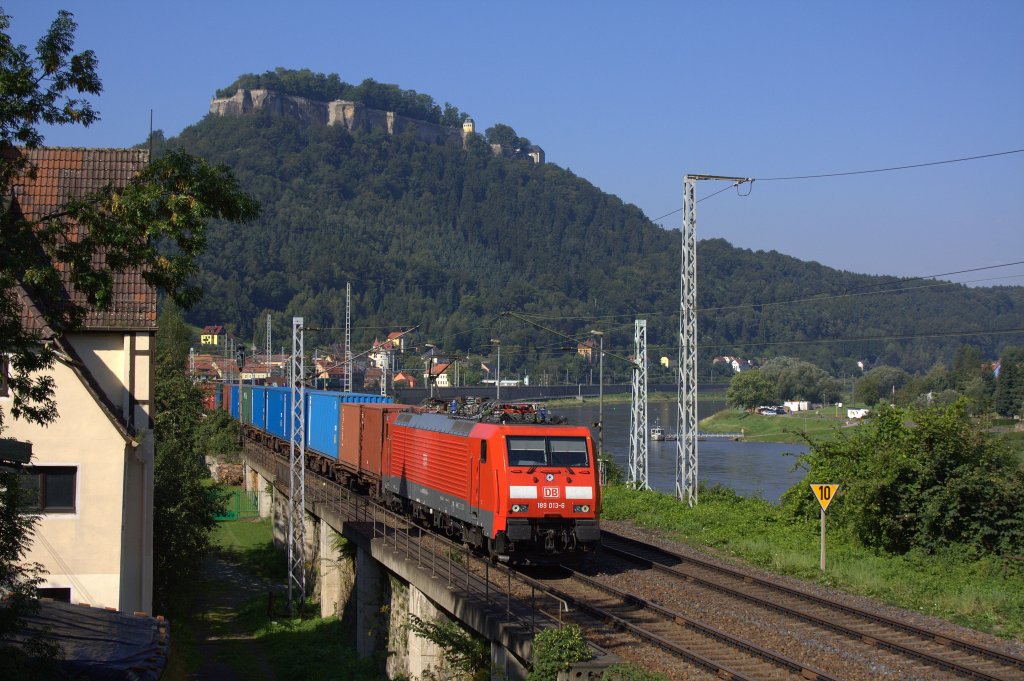 Die 189 013-6 fuhr am 26.08.2011 durch Knigstein.