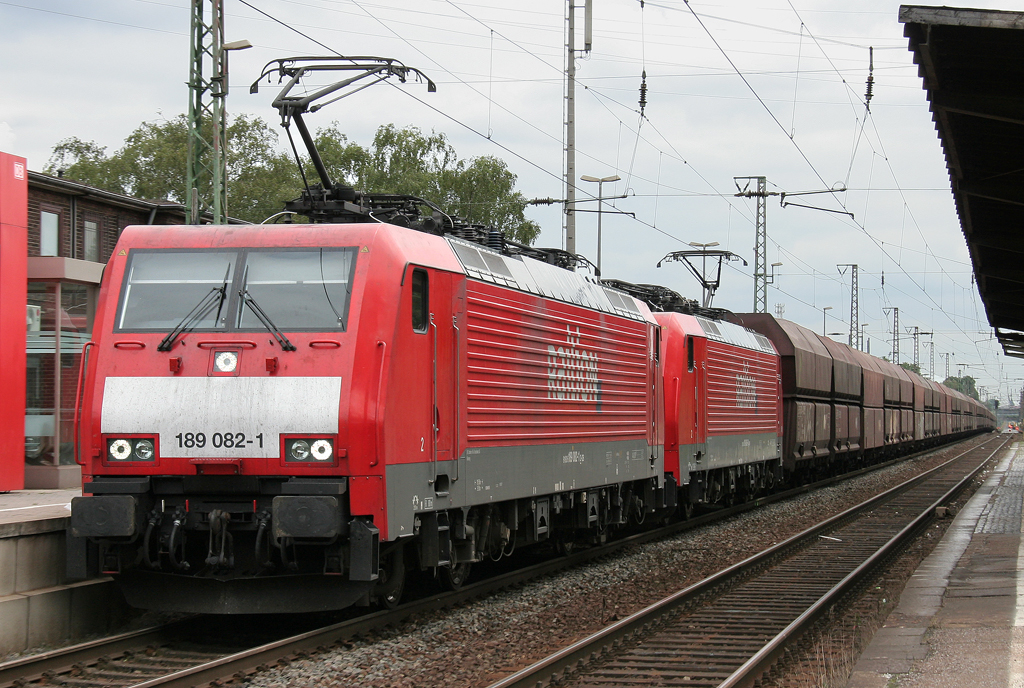 Die 189 082-1 zieht in DT einen Kohlezug durch Oberhausen Sterkrade am 29.07.2011