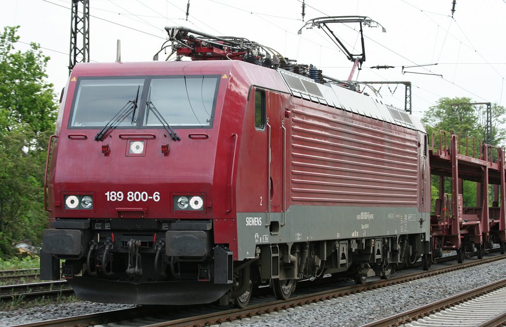 Die 189 800-6 der MTEG durchfhrt Duisburg Neudorf am 25.05.2010 