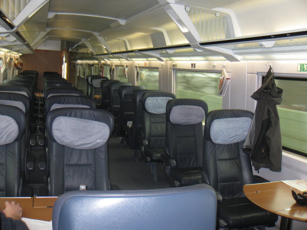 Die 1.Klasse im ICE 703 von Hamburg-Altona nach Leipzig Hbf im Wagen 11. 11. Februar 2012
